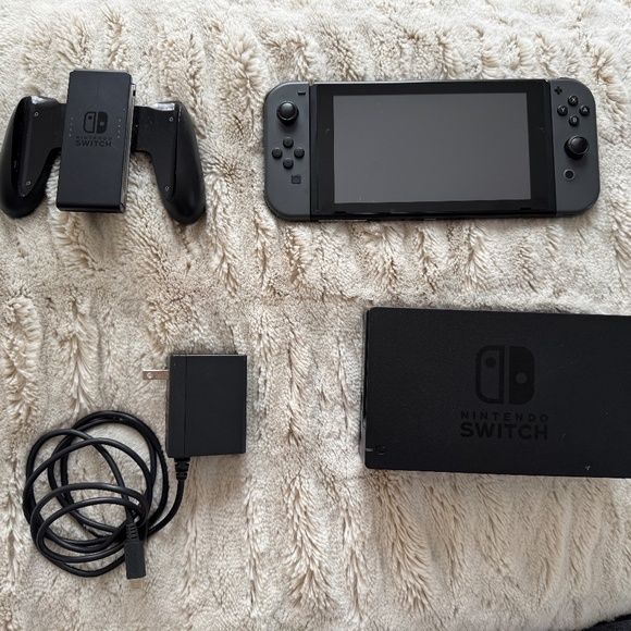 Nintendo Switch Console with Joycon Controller - Picture 1 of 9